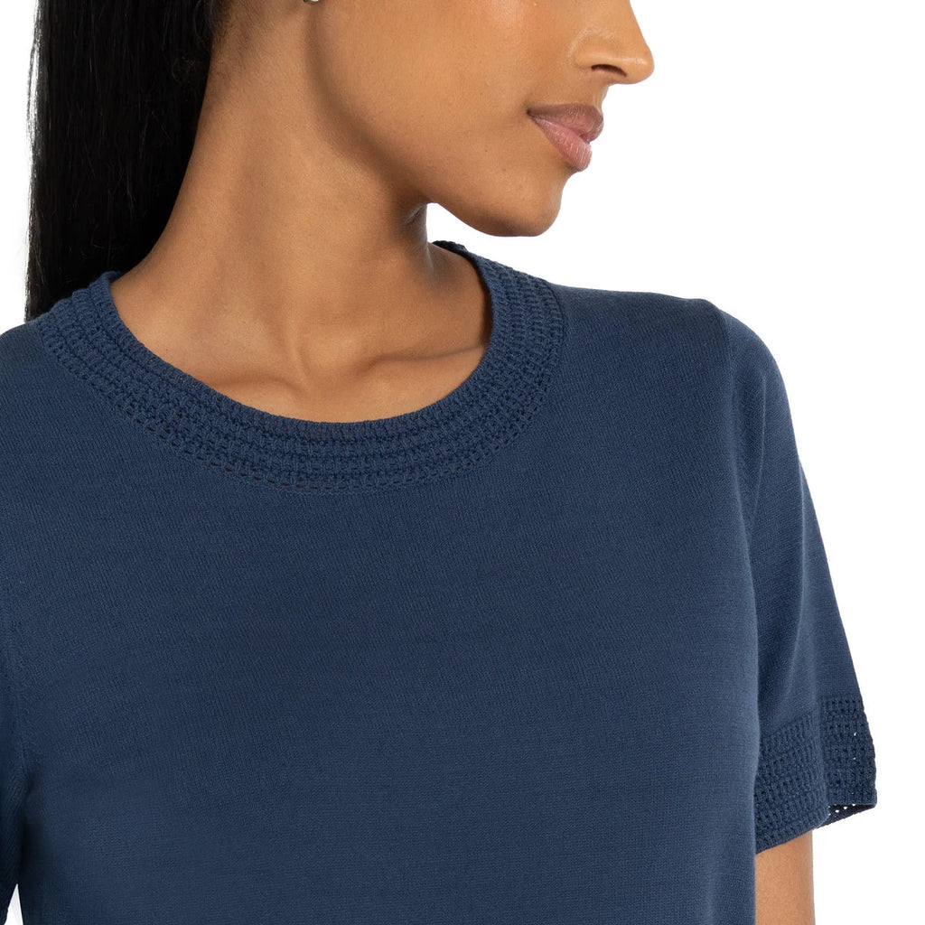 navy detail
