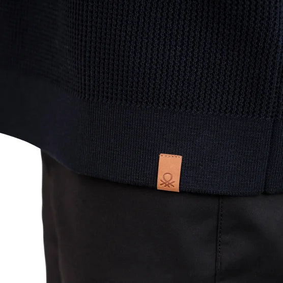 navy detail